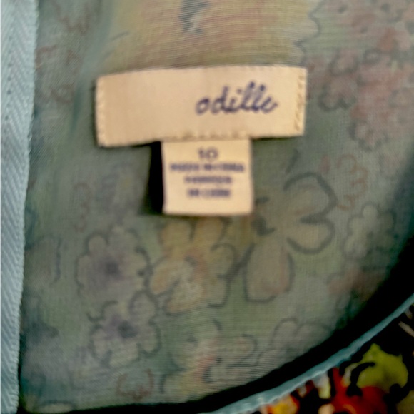 Flouncy, ruffled top.Odille - Picture 3 of 5